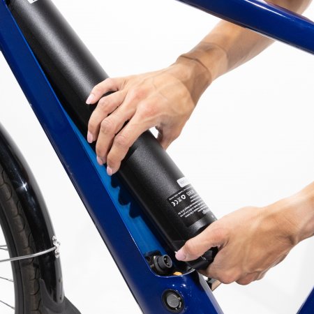 Come ricaricare la batteria della bicicletta elettrica: i consigli