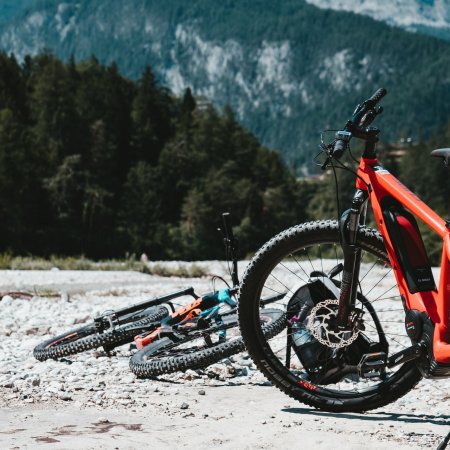 Vacanze a misura di e-bike: tra itinerari e i modelli più indicati